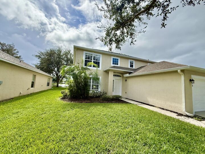 Property Photo: 2538 12th Square SW FL 32968