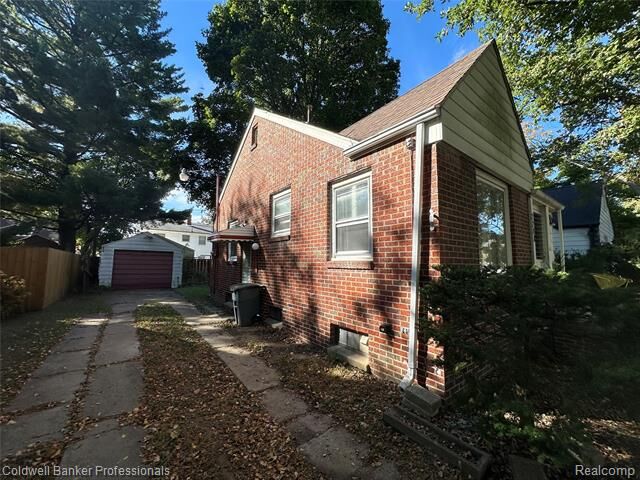 Property Photo: 2208 Windemere Avenue MI 48503