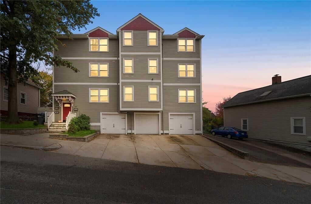 Property Photo:  101 Grand View Street 1  RI 02906 