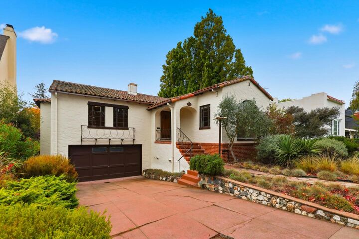 Property Photo: 1433 Drake Avenue CA 94010
