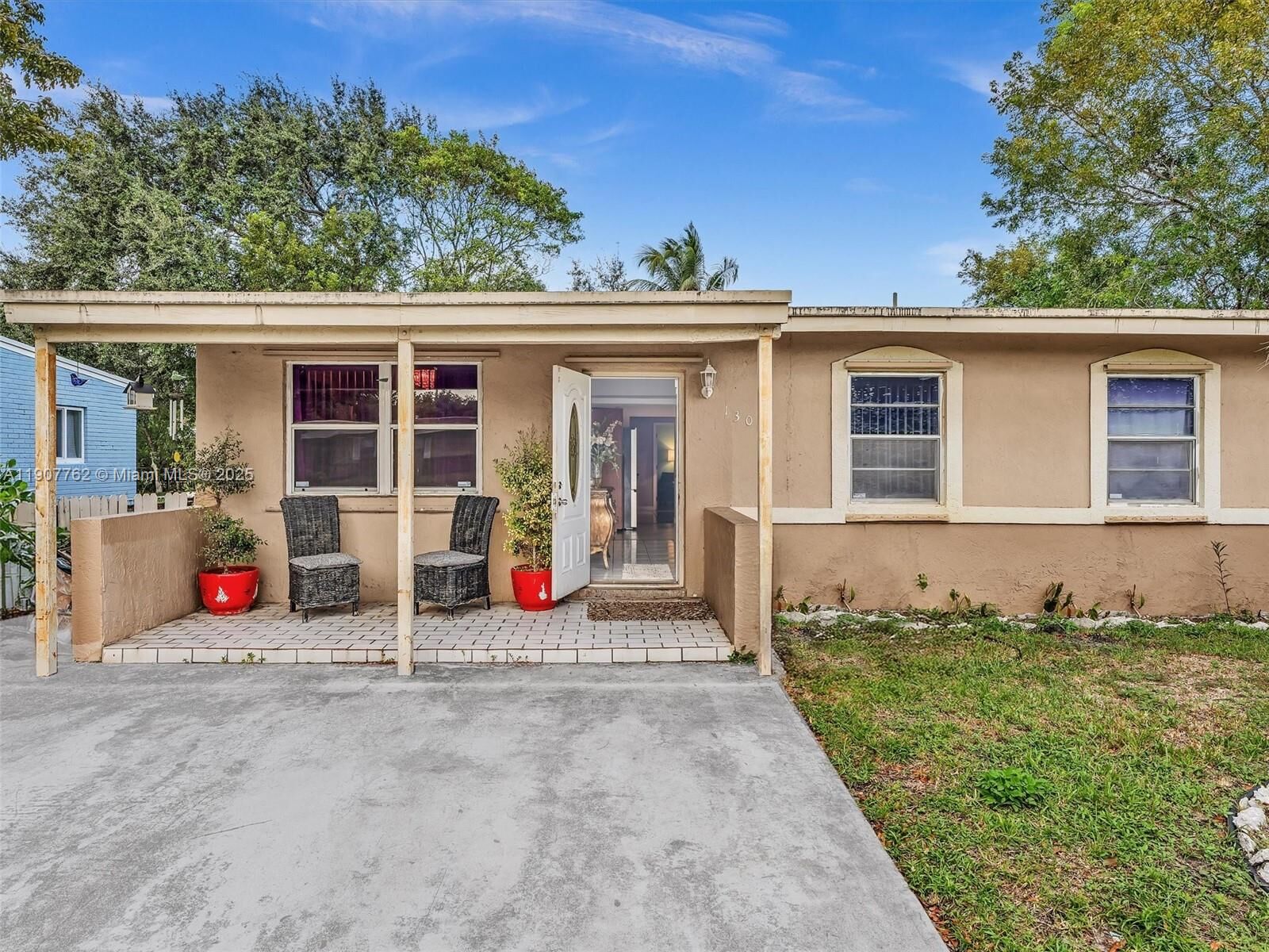 Property Photo: 1307 NW 11 Street FL 33311