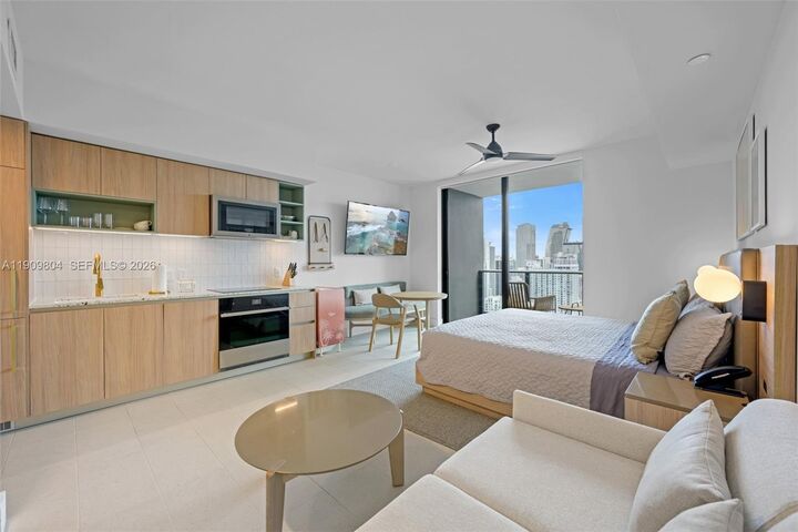 Property Photo:  159 NE 6th St 3706  FL 33132 