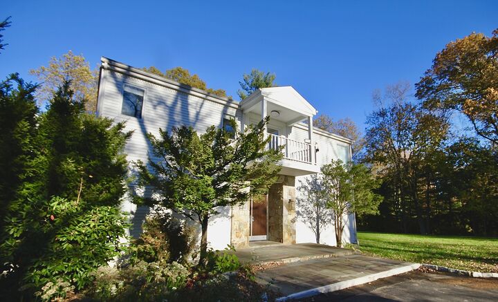 Property Photo:  106A Comstock Hill Avenue  CT 06850 