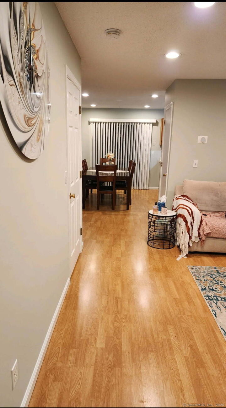 Property Photo: 80 Country Lane Apt 40 CT 06066