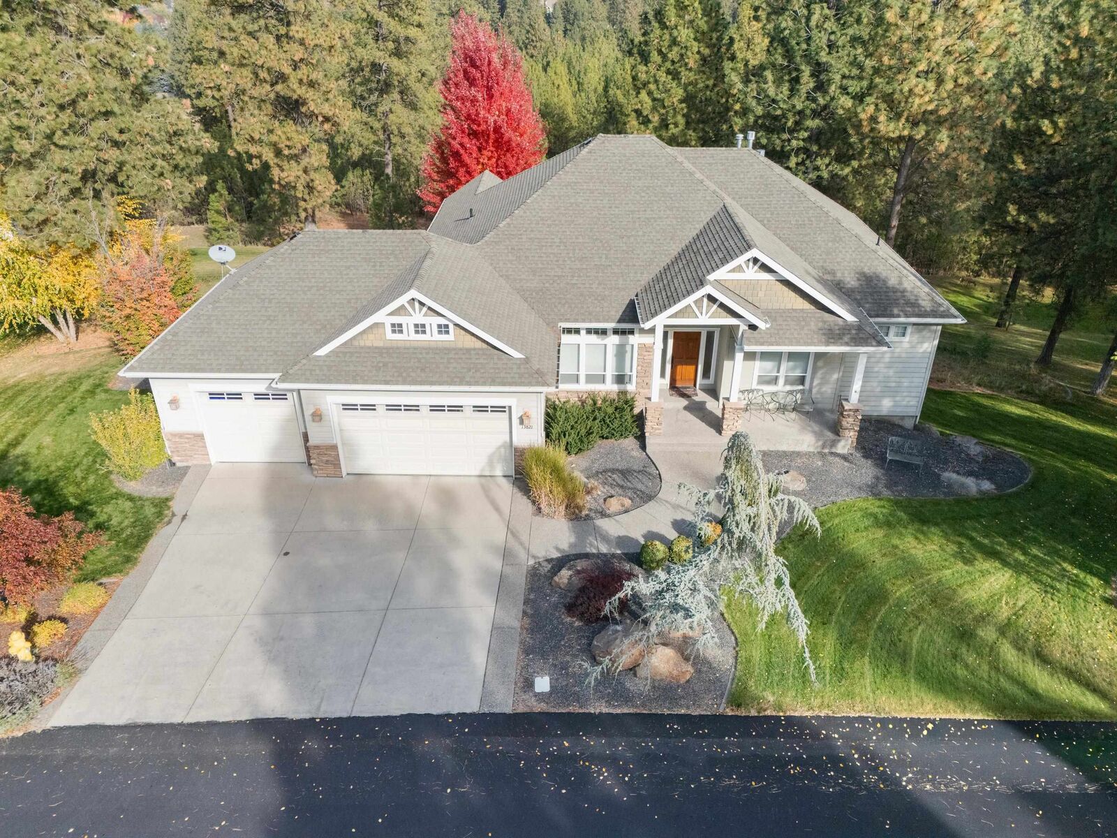 Property Photo: 13821 E Bellessa Ln WA 99206