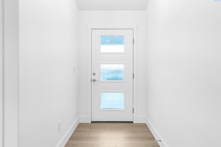 Property Photo: 10502 Lake Dr WA 99301