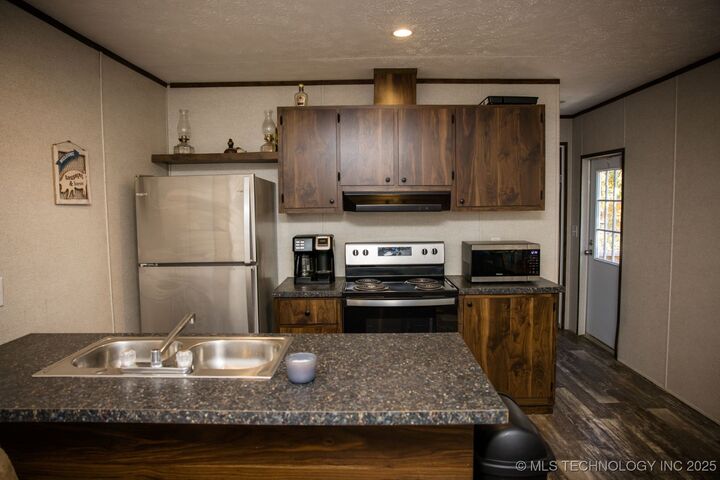 Property Photo: 9901 S 4683 Road OK 74955