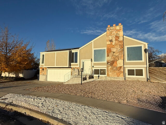 Property Photo:  101 E Rembrandt Cir  UT 84070 