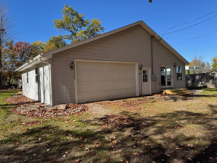 Property Photo:  2385 W Houghton Lake Drive  MI 48629 