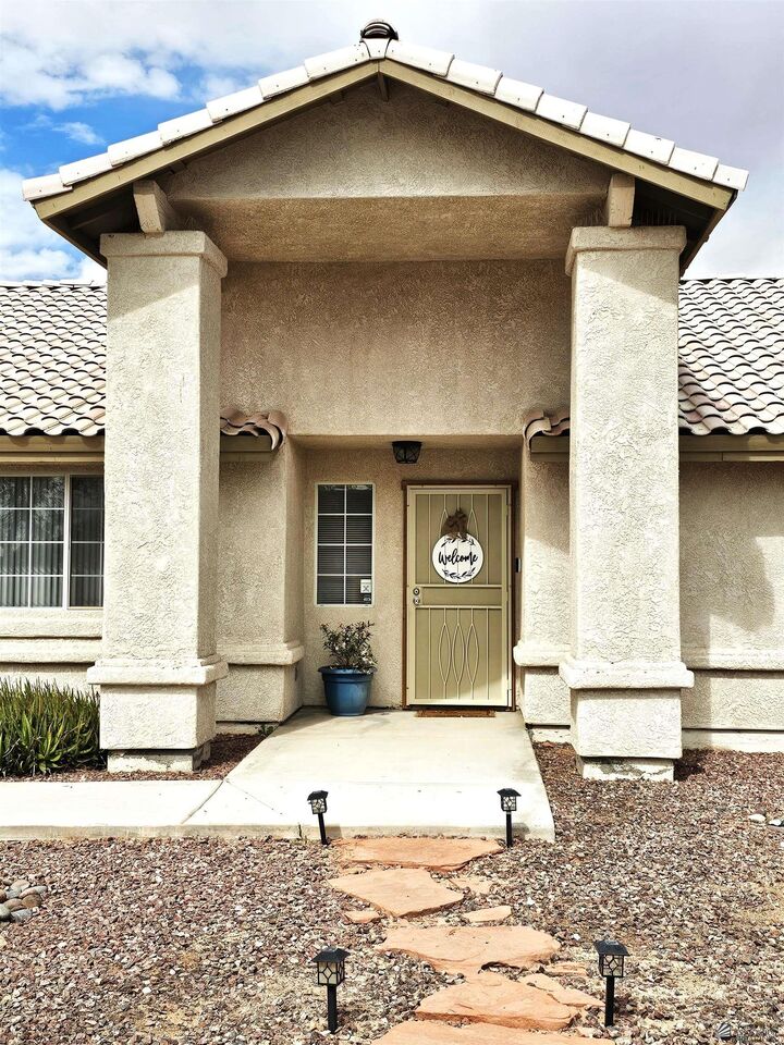 Property Photo: 2762 S 36 Dr AZ 85364