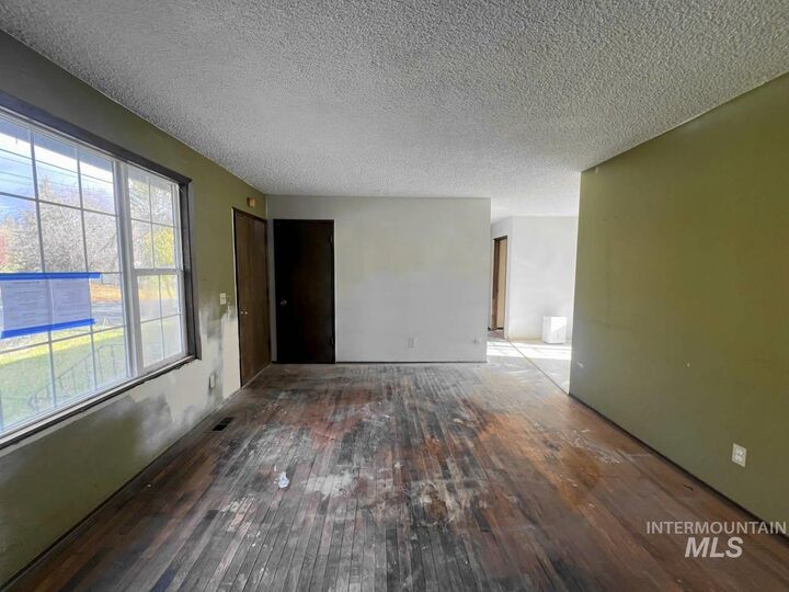 Property Photo:  905 W Adams Street  WA 99130 