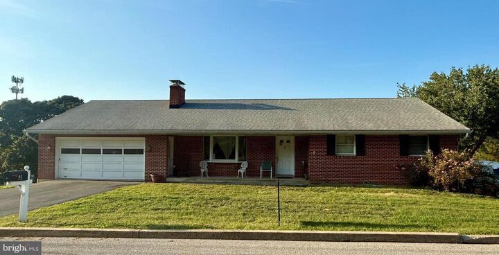 41 E New Street  Mountville PA 17554 photo