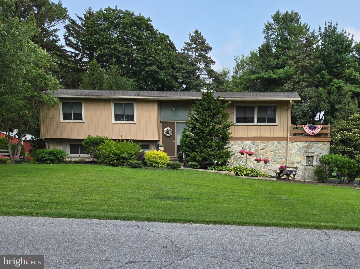 Property Photo: 310 Bluff View Drive PA 17601