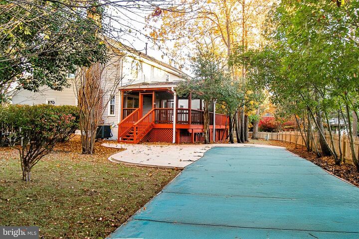 Property Photo:  21111 Deep Furrow Court  VA 20147 