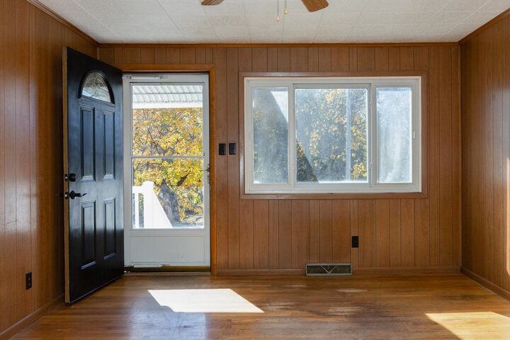 Property Photo: 556 Gay St E VA 22801