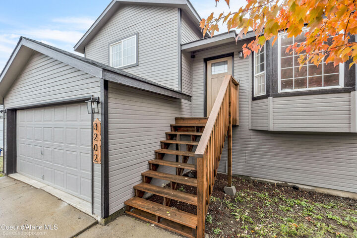 Property Photo: 3202 N 10th Pl ID 83815
