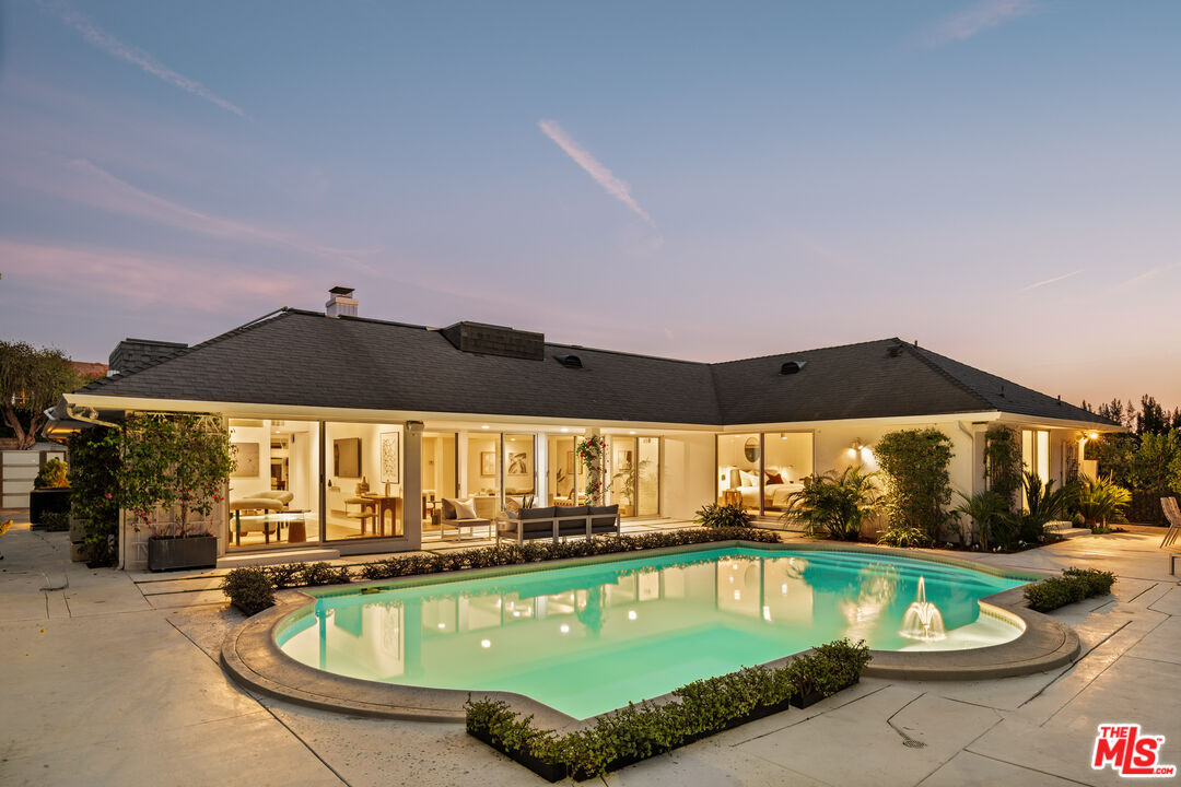 Property Photo: 2143 N Hobart Blvd CA 90027