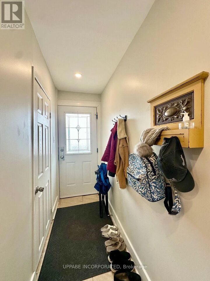 Property Photo:  240 Marier Avenue Unit 3  ON K1L 5R1 