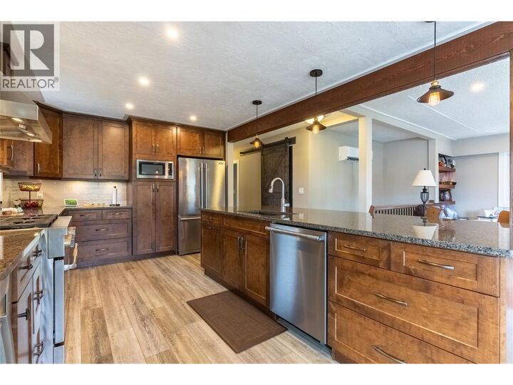 Property Photo:  725 Yates Road  BC V2B 6E1 