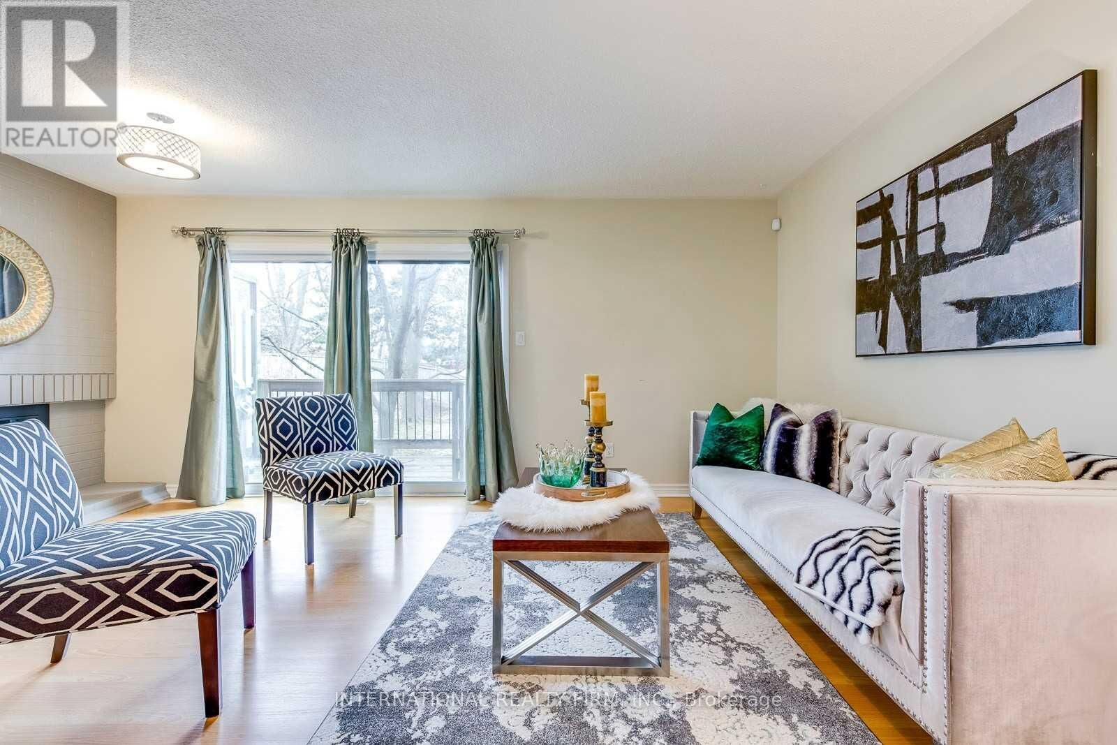 Property Photo:  6855 Glen Erin Drive 15  ON L5N 1P6 