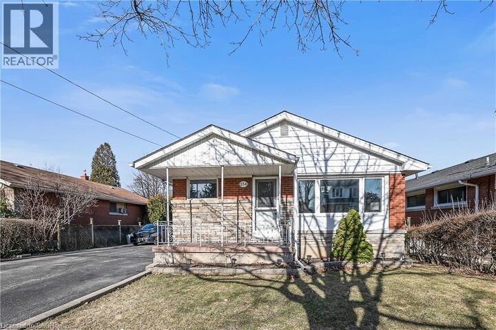 Property Photo:  254 West 31st Street Main  ON L9C 5G4 