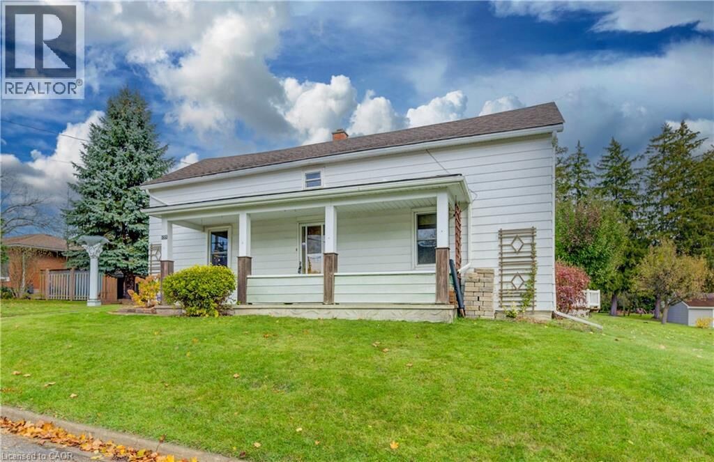 Property Photo:  135 Brewery Street  ON N3A 2S5 