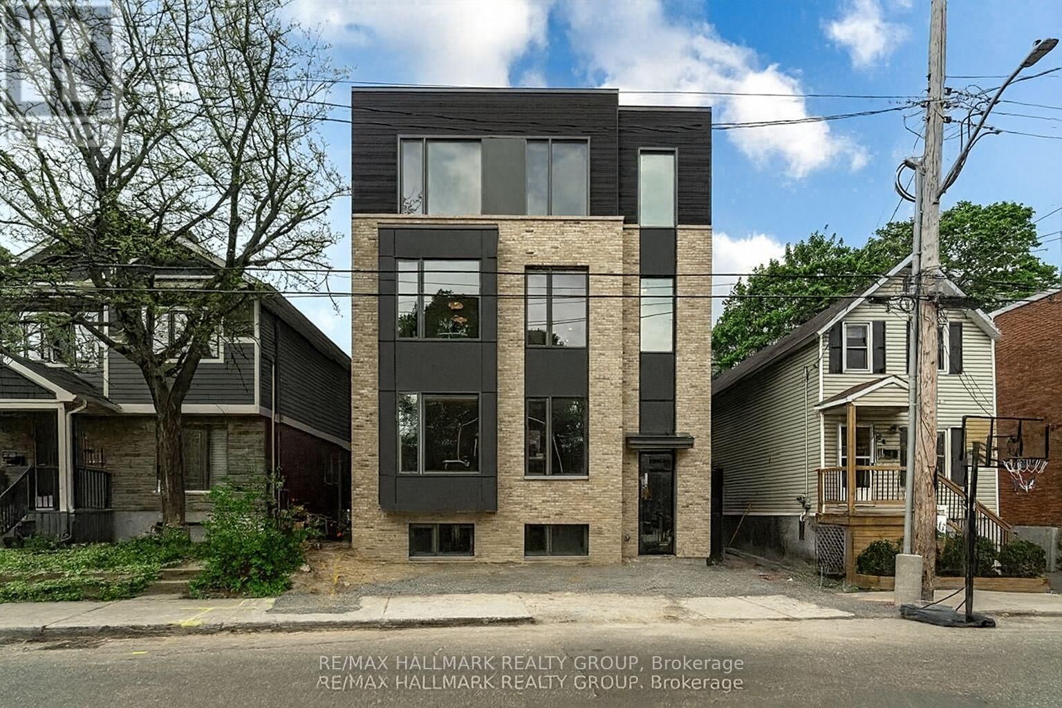 Property Photo:  22 Sims Avenue 2A  ON K1Y 3K1 