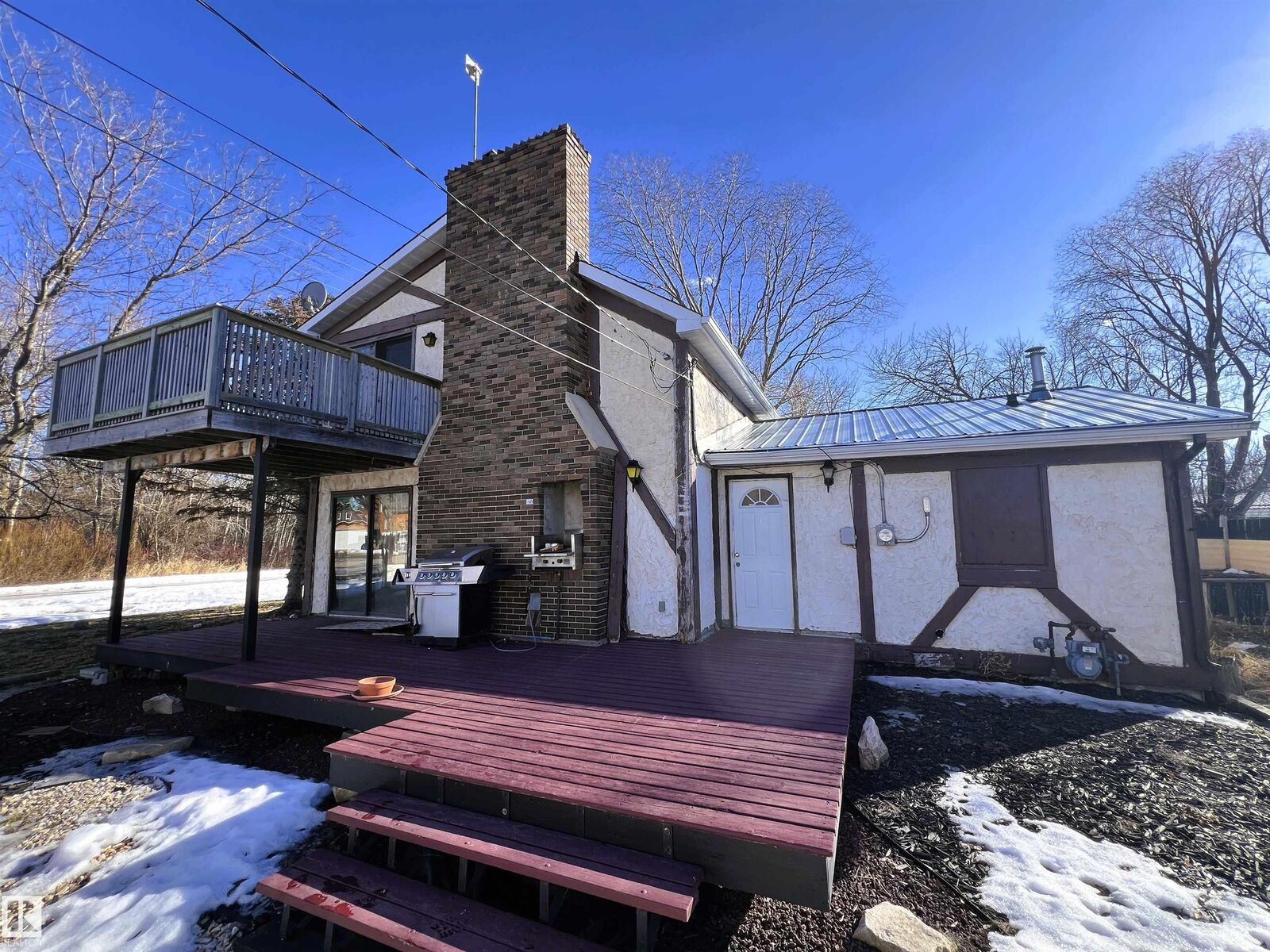 Property Photo:  6002 51 Avenue  AB T0E 0A0 