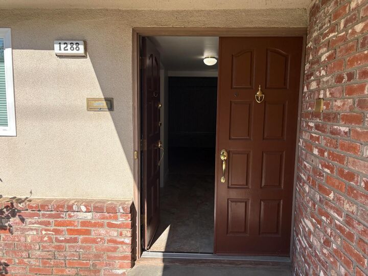 Property Photo: 1288 E Sierra Avenue CA 93710