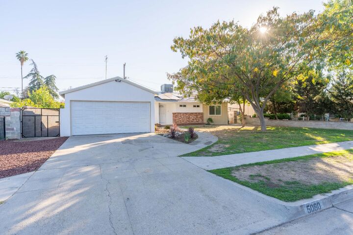 Property Photo:  5080 E Hammond Avenue  CA 93727 
