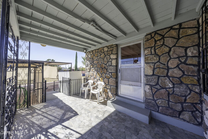 Property Photo: 3625 Richmond Avenue TX 79930