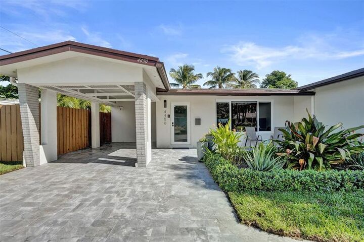 Property Photo: 4450 NE 15th Terr FL 33334