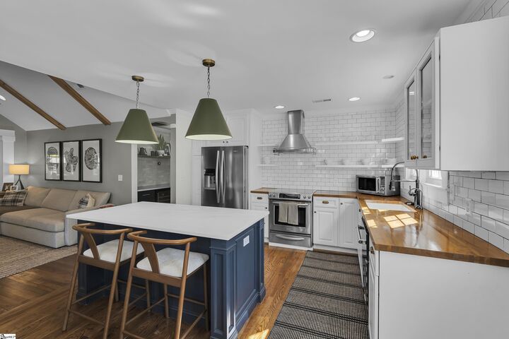 Property Photo:  21 Phillips Lane  SC 29605 