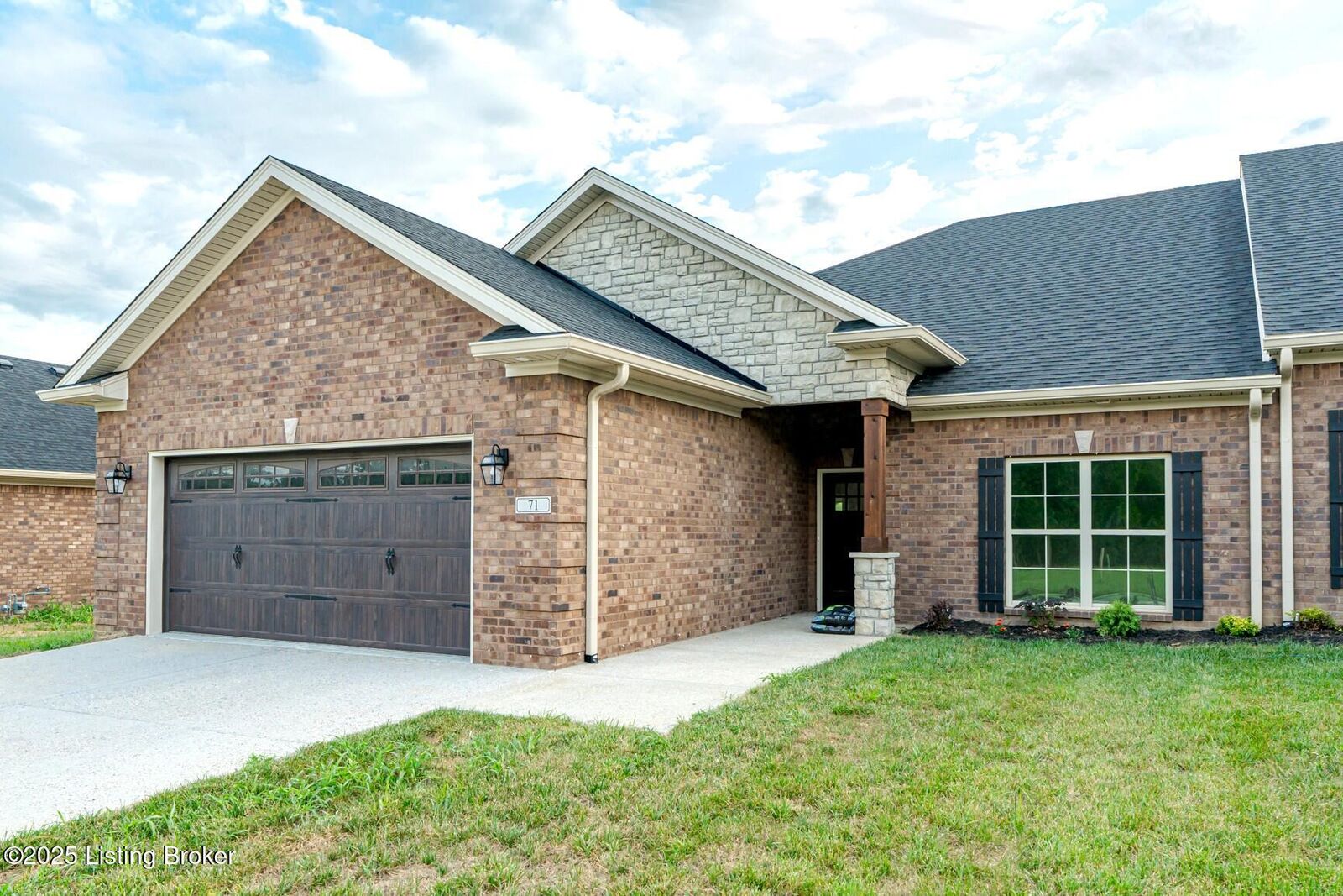 Property Photo:  73 Cherokee Dr  KY 40065 