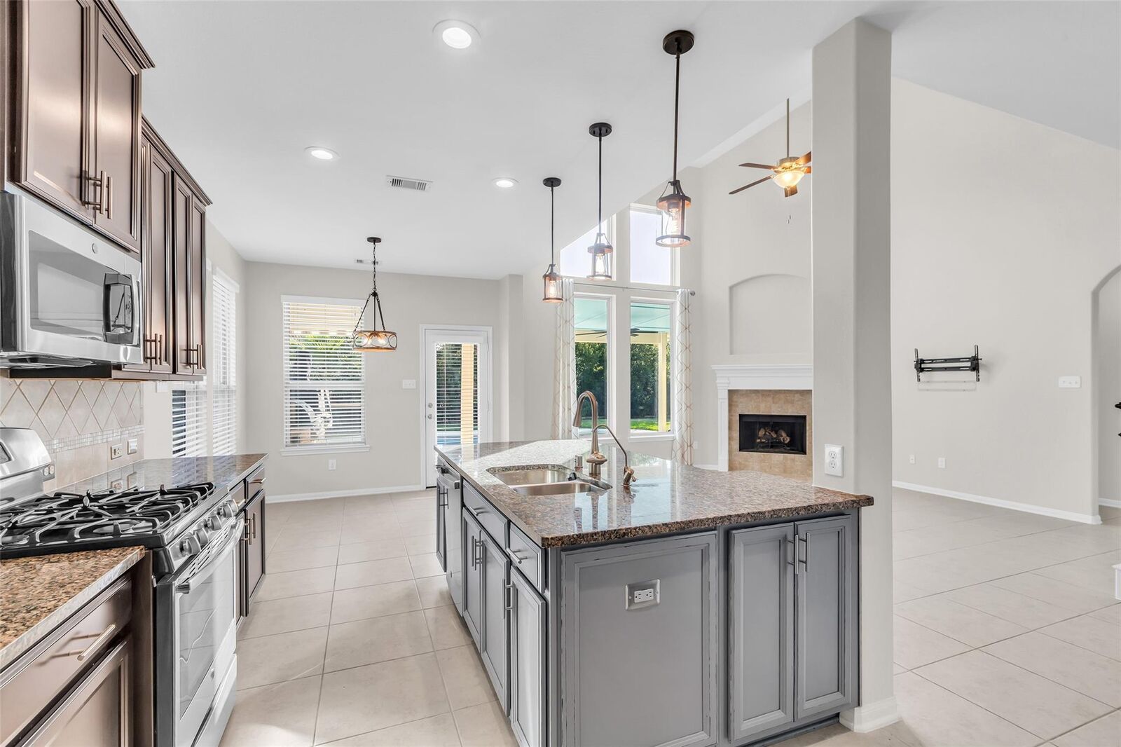 Property Photo:  2645 Ivy Wood Lane  TX 77385 