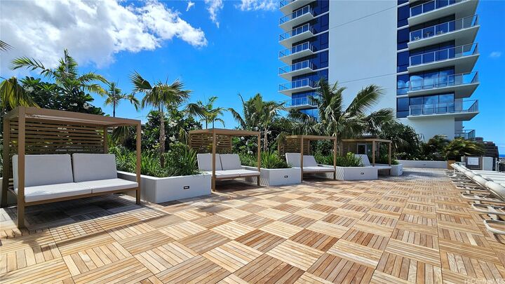 Property Photo: 1515 Liona Street 1909 HI 96814