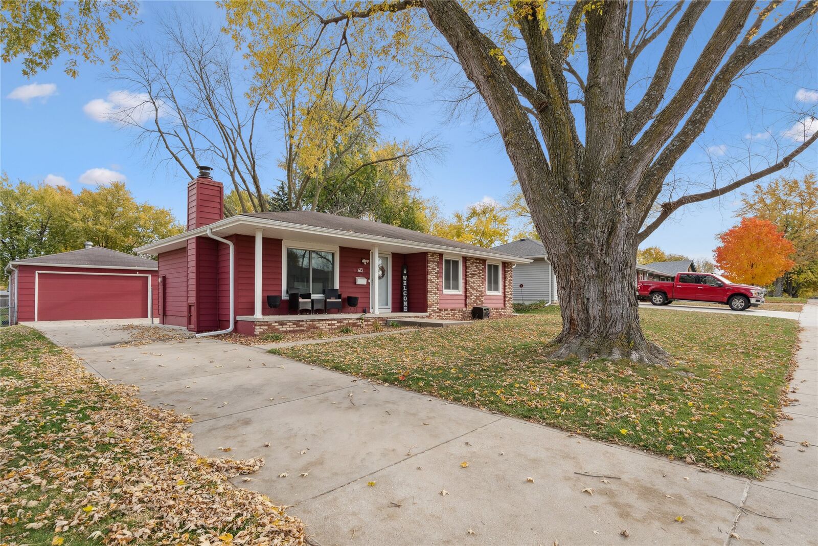Property Photo:  413 NW Beechwood Street  IA 50023 