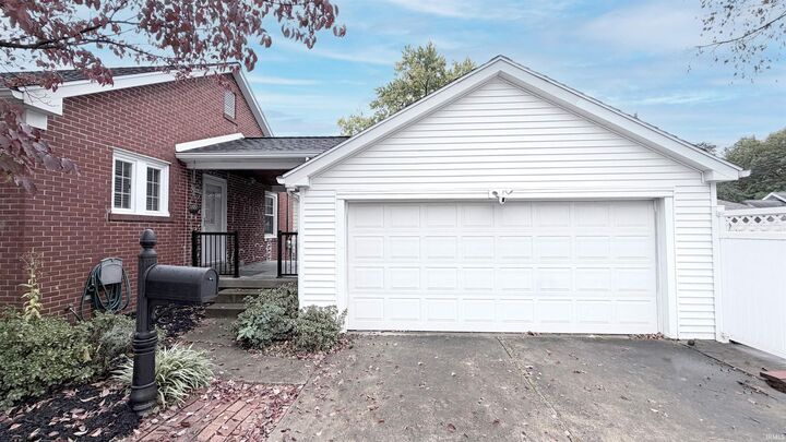 Property Photo:  1825 Bellemeade Avenue  IN 47714 