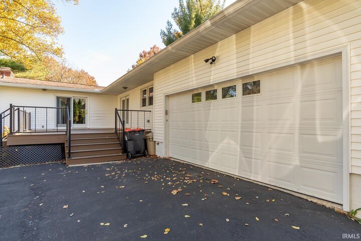 Property Photo: 409 E Woodridge Drive IN 47408