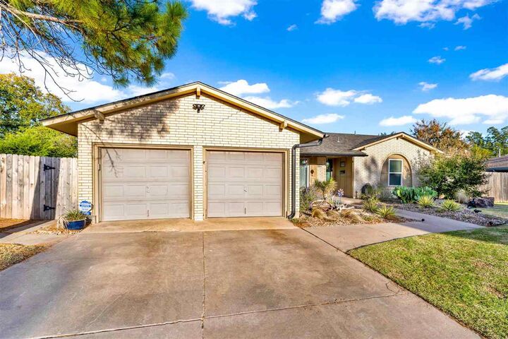 Property Photo:  807 NW 48th St  OK 73505 