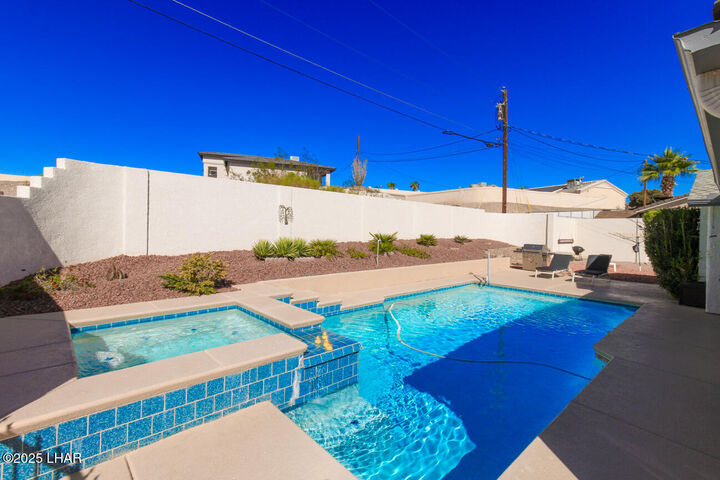 Property Photo: 691 Rolling Hills Dr AZ 86406