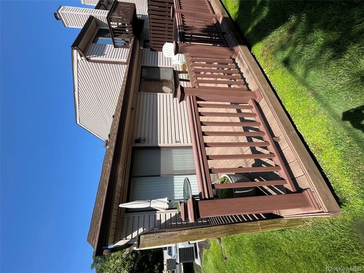 Property Photo:  7 Stanford Court  NY 11793 