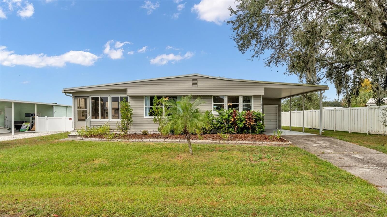 Property Photo:  9032 Sarah Drive  FL 33868 