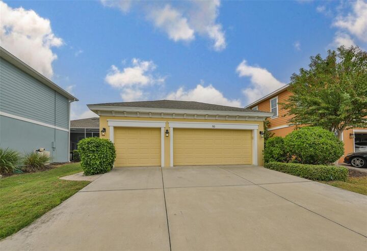 Property Photo: 511 Winterside Drive FL 33572