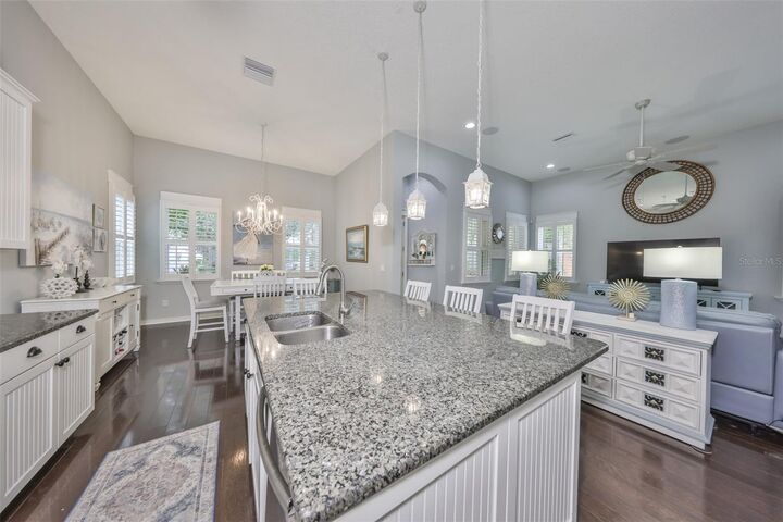 Property Photo:  511 Winterside Drive  FL 33572 