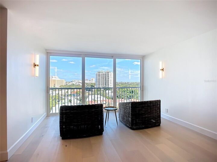 Property Photo: 435 S Gulfstream Avenue 1006 FL 34236
