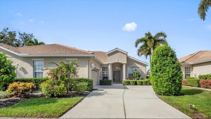 Property Photo:  8151 Victoria Falls Circle  FL 34243 