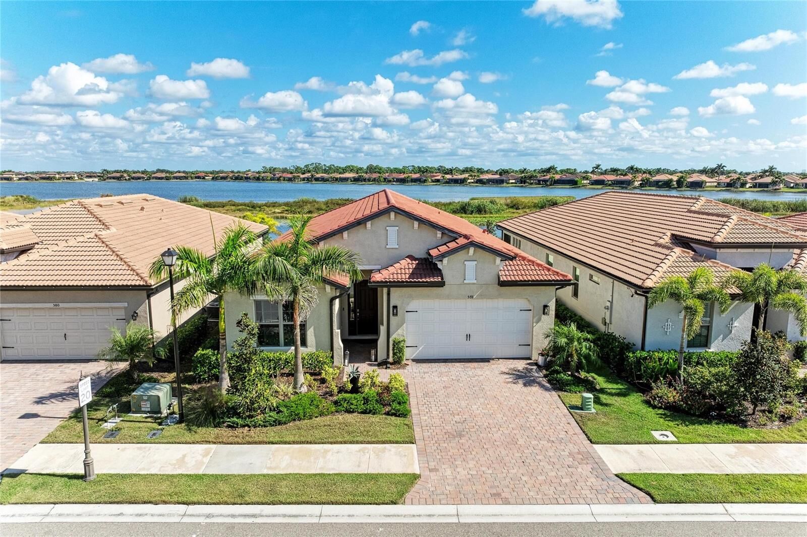 Property Photo: 576 Ravello Boulevard FL 34275