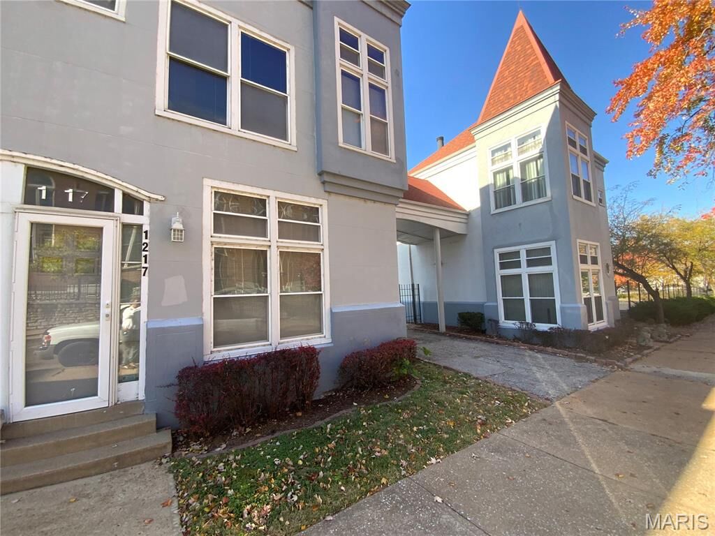 Property Photo: 1217 N 11th Street 1217 MO 63106