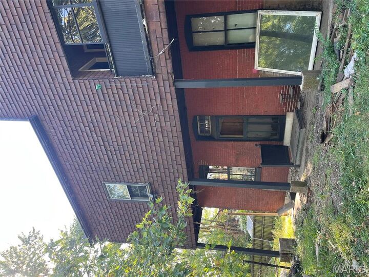 Property Photo: 2618 Geyer Avenue MO 63104